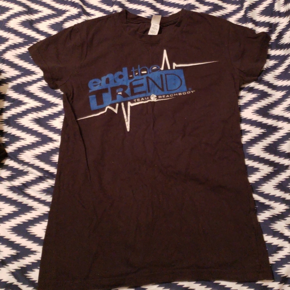 Beachbody "End the trend" black t-shirt
